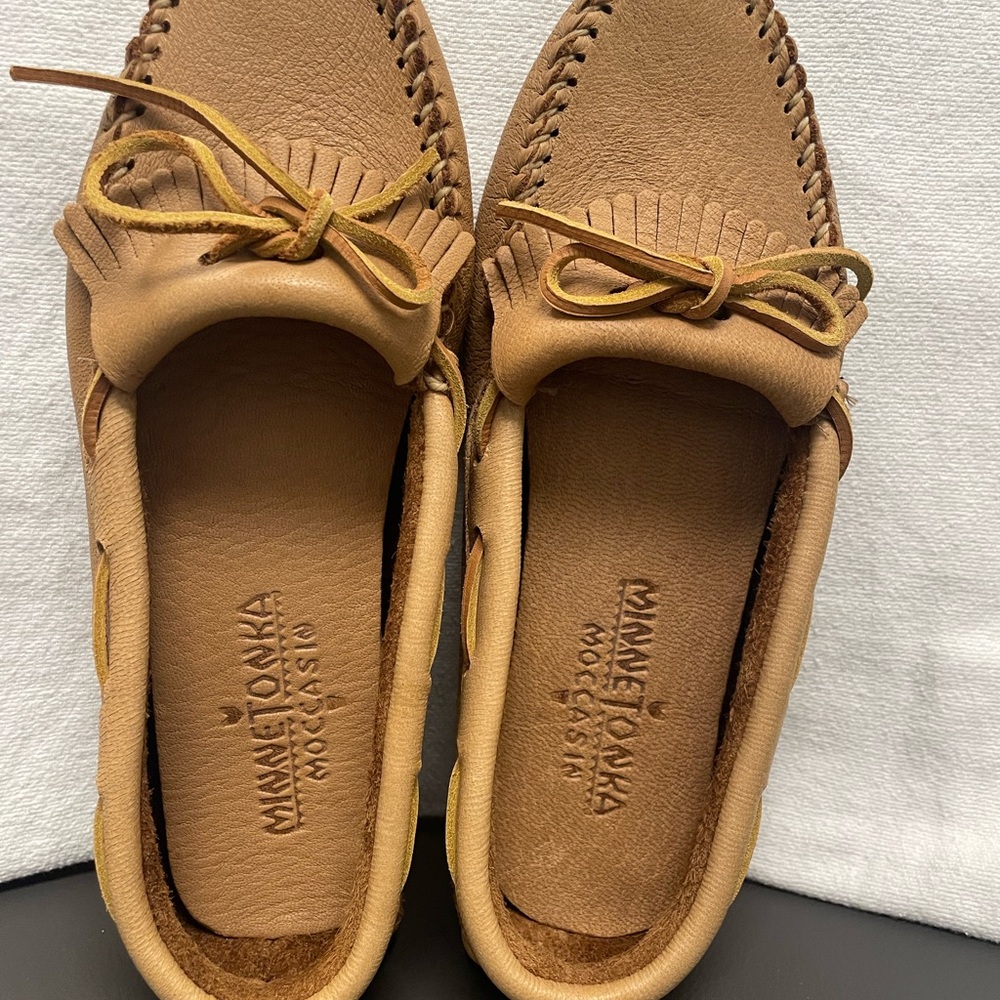 Minnetonka Tan Leather Moccasins with Bow